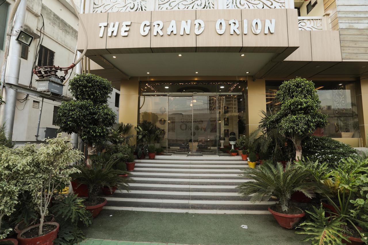 Hotel The Grand Orion Chinhat Exteriér fotografie